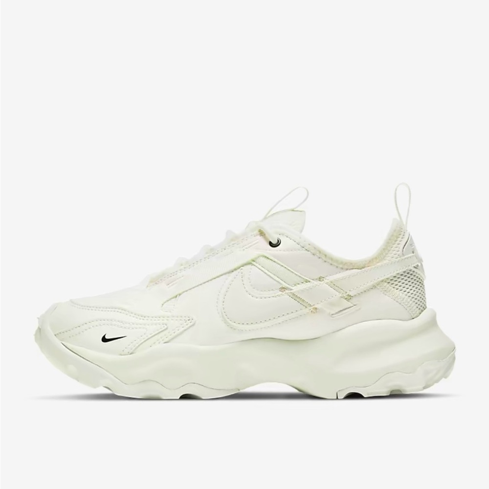 Nike Women's Sneakers - Light Cream